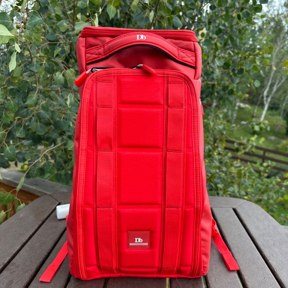 DB equipment: Hugger 20L scarlet Red - Picture 7 of 7